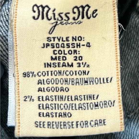 🌟MISS ME Embellished Cross Jean Shorts - EUC 🌟 - Picture 6 of 7